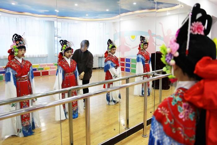 哪个学校学习京剧，学京剧的学校