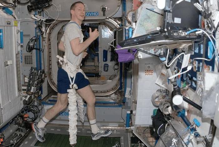 航天员太空生活图片（3分钟回顾航天员太空生活）