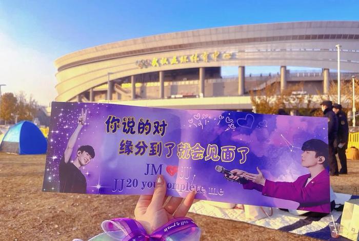 变色的生活林俊杰歌词 - 变色的生活什么意思 变色的生活林俊杰歌词 - 变色的生活什么意思