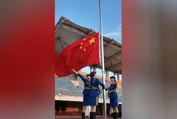 去看升国旗视频的配音 观看升国旗时要唱国歌吗