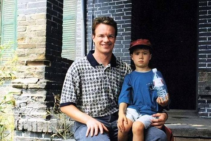 加拿大一家三口生活费；加拿大一家7口