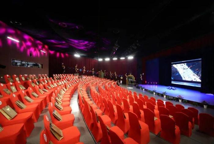 生活剧场图片公共空间私人空间；生活小剧场是什么意思