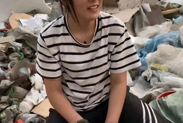 乡村妇女的混乱生活 乡村妇女表情包 乡村妇女的混乱生活 乡村妇女表情包