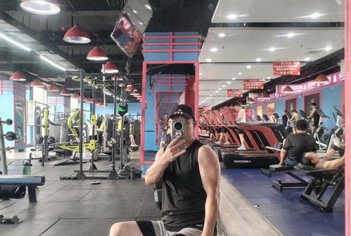 健身男真实生活照片、现实健身男照片真实