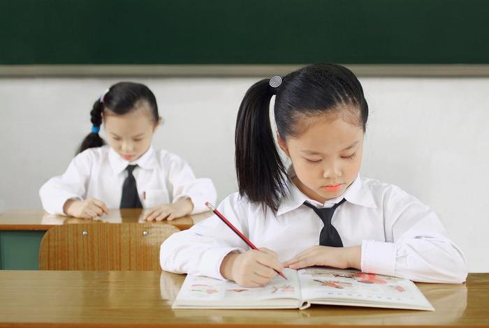 小学生学习生活视频;小学生活最新一期 小学生学习生活视频;小学生活最新一期