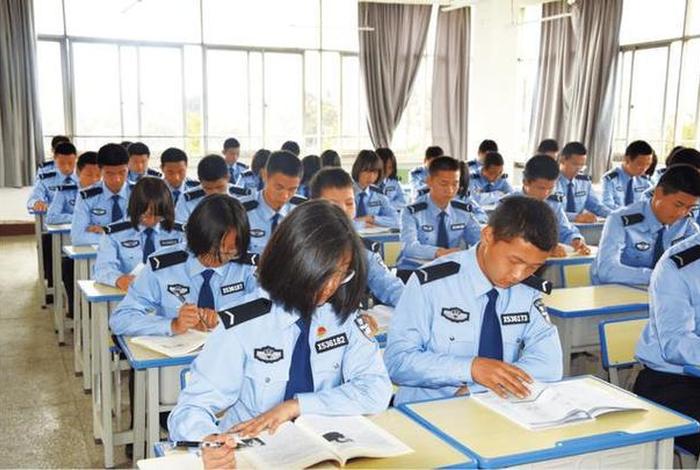 警校的生活是什么样子的 警校的大学生活是什么样的 警校的生活是什么样子的 警校的大学生活是什么样的