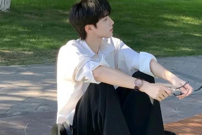 男头像日常生活；男生头像日常真人