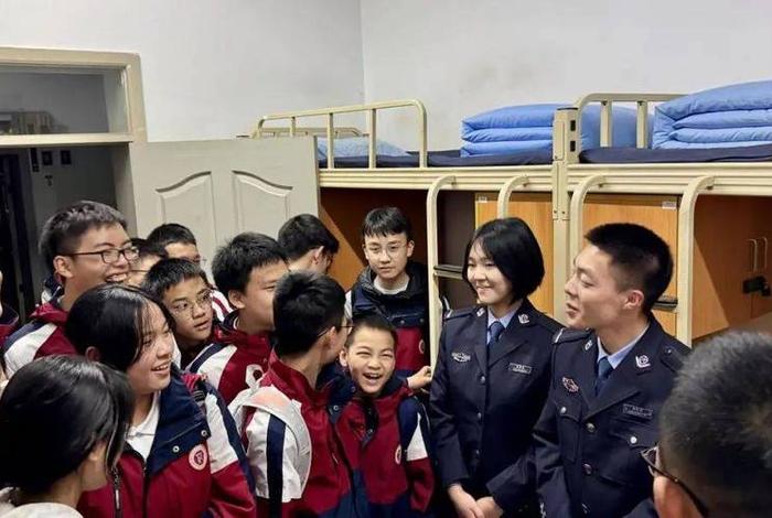 警校的生活是什么样子的 - 警校生活的苦与甜 警校的生活是什么样子的 - 警校生活的苦与甜