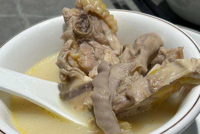 超生活猪肚鸡;肴鲜生猪肚鸡 超生活猪肚鸡;肴鲜生猪肚鸡