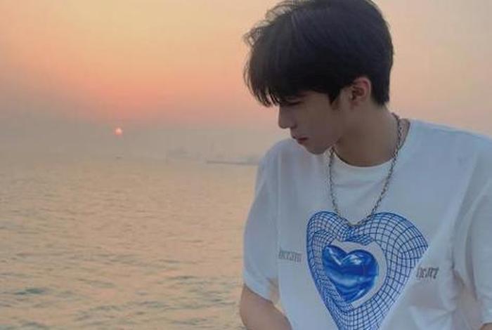 男生生活照片帅气 男生生活照头像 男生生活照片帅气 男生生活照头像