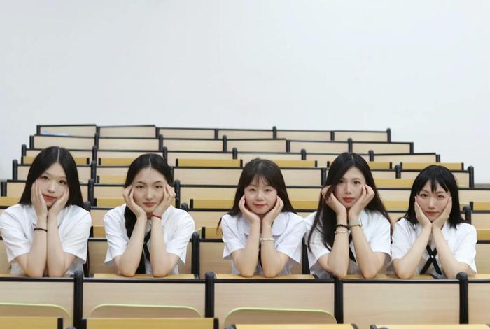 大学生活照片高清大图 - 大学生活照片高清大图无水印