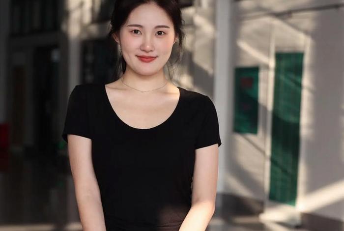 大学生照片;大学生照片真实图片 大学生照片;大学生照片真实图片