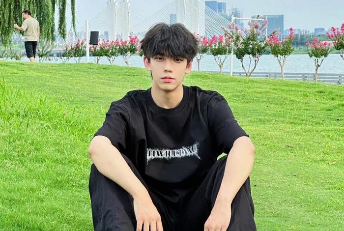 真实帅哥生活照高清（真实帅哥生活照高清图片）