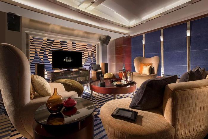 奢华的生活什么意思;奢侈豪华的生活 奢华的生活什么意思;奢侈豪华的生活