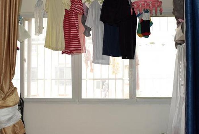 生活阳台装晒衣服 生活阳台晾晒衣服 生活阳台装晒衣服 生活阳台晾晒衣服