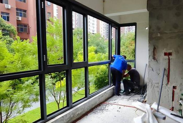 生活阳台封窗哪种款式好，阳台封窗选什么性价比最高