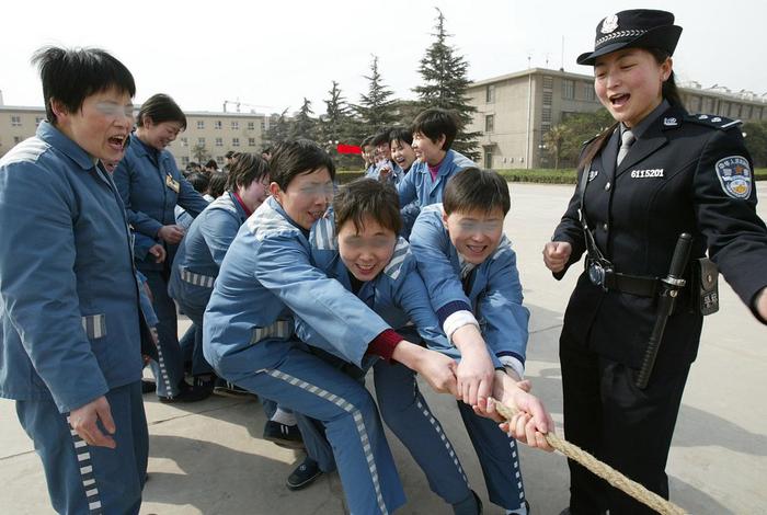 监狱生活怎么样?;监狱生活很苦吗 监狱生活怎么样?;监狱生活很苦吗