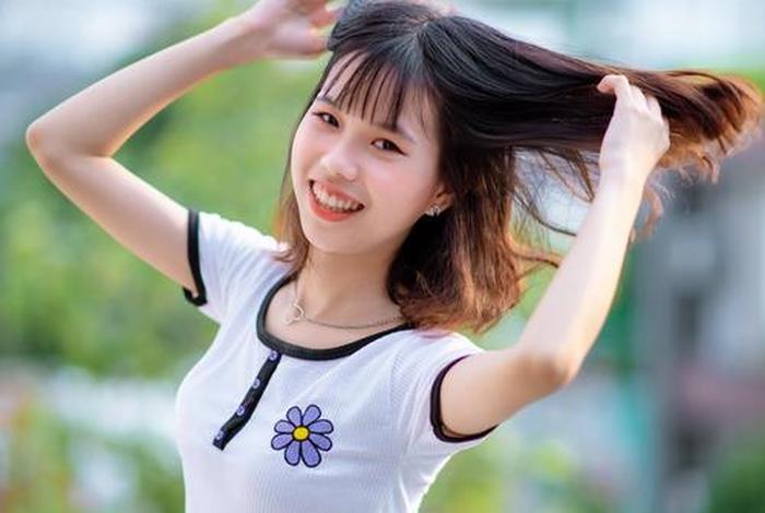 大学生活照片美女;大学生活图片海报 大学生活照片美女;大学生活图片海报