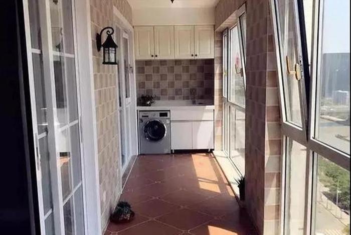 生活阳台砖怎么砌；生活阳台砖怎么砌的