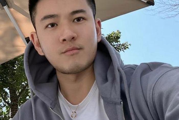 真实帅哥生活照片原图；真实帅哥生活照片原图大全