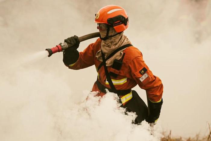 消防员的生活和工作压力如何?;消防员真实生活 消防员的生活和工作压力如何?;消防员真实生活