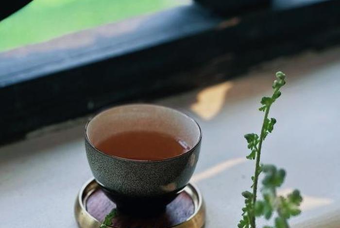 生活是水人生如茶什么意思,生活如水不是水,后面一句是什么 生活是水人生如茶什么意思,生活如水不是水,后面一句是什么