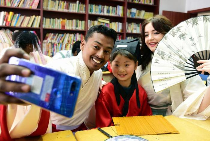 中国留学生异国生活 中国留学生国外生活 中国留学生异国生活 中国留学生国外生活