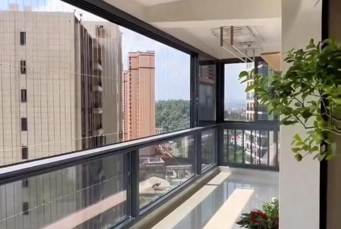 生活阳台向外延伸封窗（封阳台外沿）