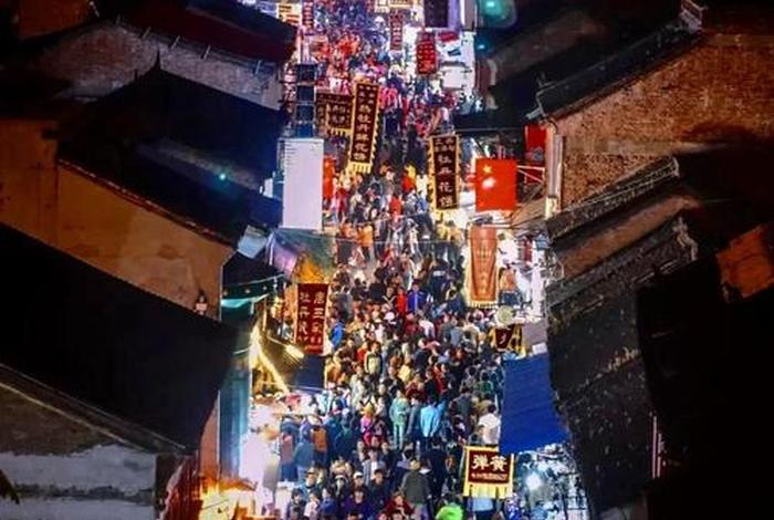 洛阳的夜生活有哪些,洛阳出名的夜市在哪里 洛阳的夜生活有哪些,洛阳出名的夜市在哪里