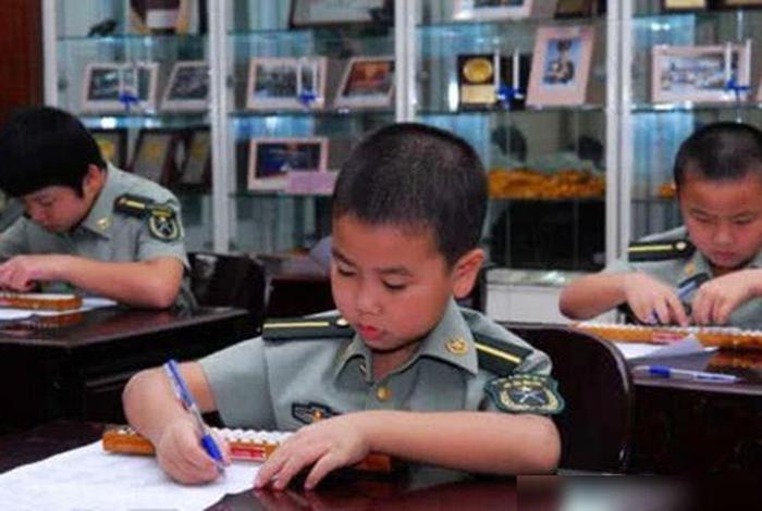 现在真实的何雪豪在部队生活、何雪豪现在在部队怎么样 现在真实的何雪豪在部队生活、何雪豪现在在部队怎么样