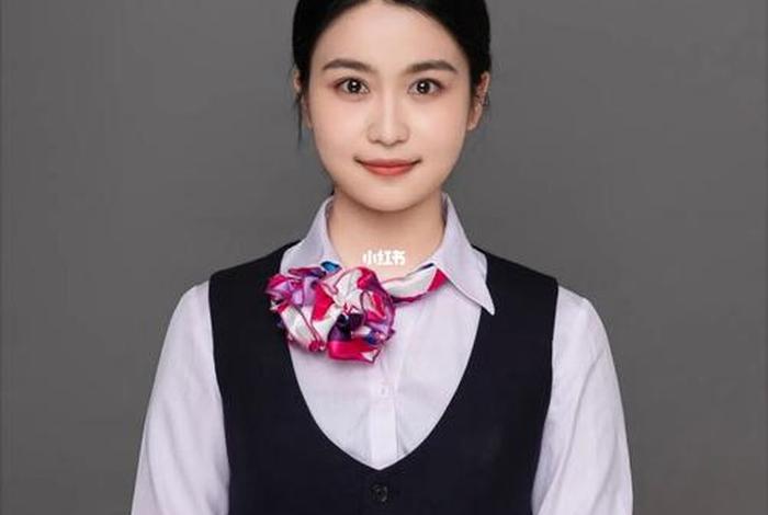 银行 生活照和证件照发型（银行的生活照是全身还是半身）