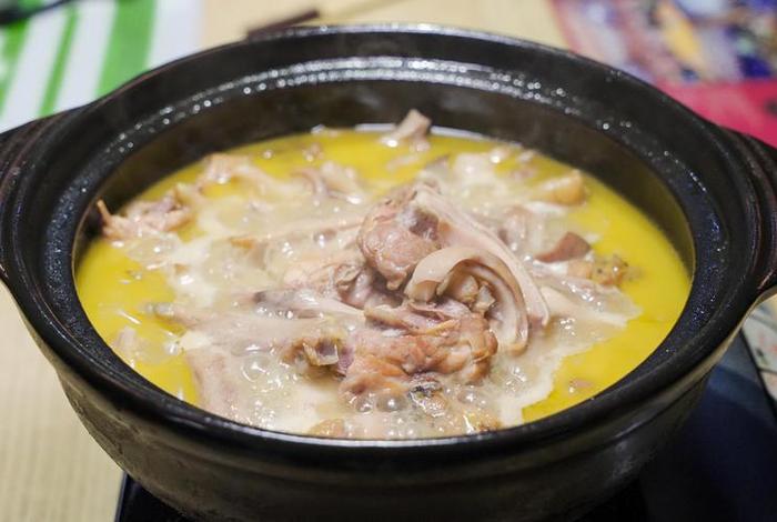 超生活猪肚鸡;肴鲜生猪肚鸡 超生活猪肚鸡;肴鲜生猪肚鸡