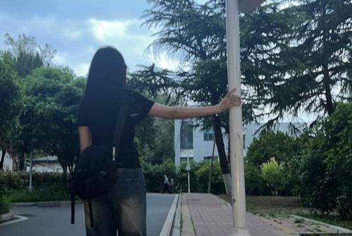 美女的生活照背影 - 美女生活照背影真实 美女的生活照背影 - 美女生活照背影真实