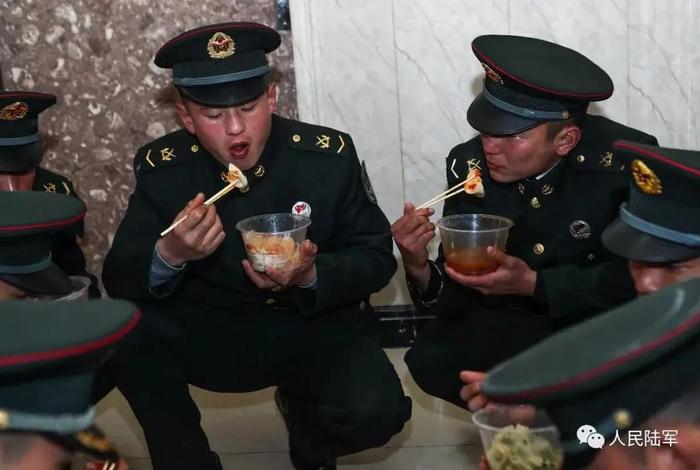 部队生活小视频（部队生活小品视频）