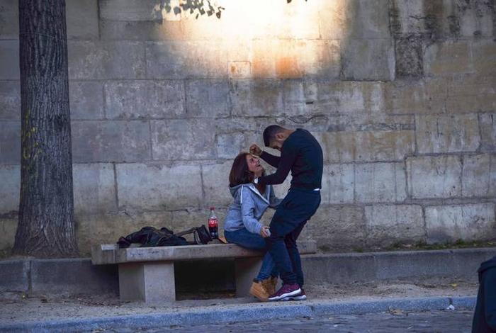 在法国生活的视频 - 法国人的生活视频 在法国生活的视频 - 法国人的生活视频