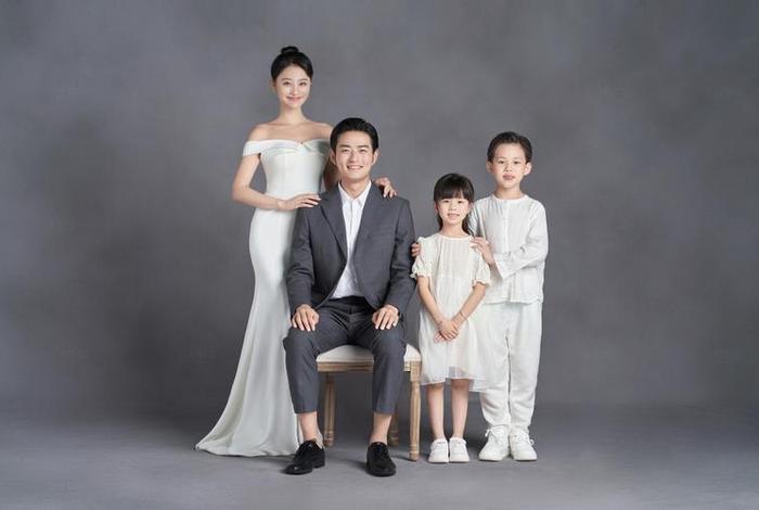 家庭生活照怎么拍；家庭生活照的拍照姿势大全