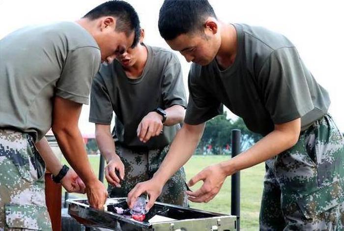 部队真实生活是什么样子的 - 部队的生活枯燥吗 部队真实生活是什么样子的 - 部队的生活枯燥吗