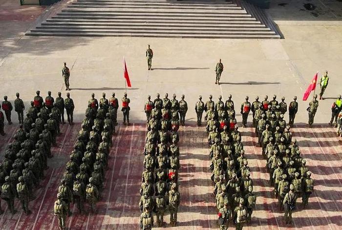 部队的生活很枯燥吗 - 部队生活很混乱吗