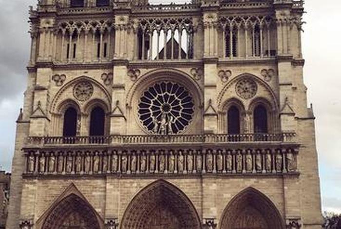 巴黎圣母院，巴黎圣母院的敲钟人