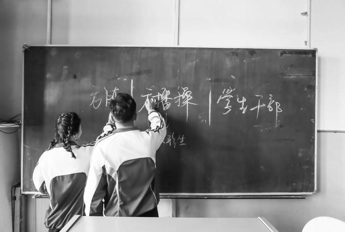 回忆校园生活短视频 - 回忆校园生活,展现真情实感