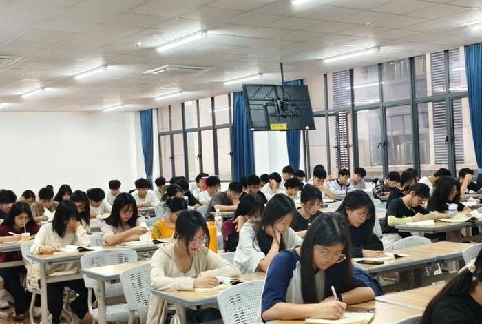 读大学生活视频、播放大学生活