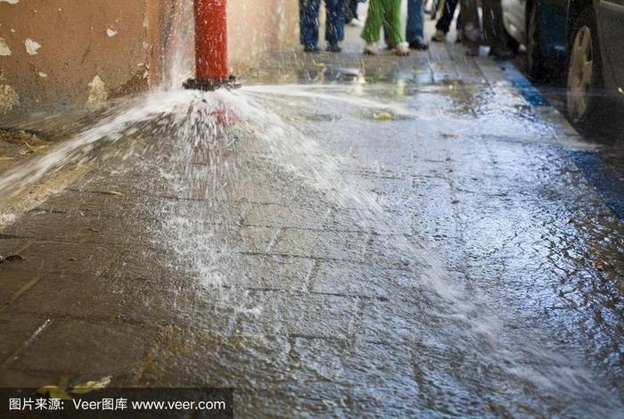 生活中的浪费水现象 生活中的浪费水现象图片