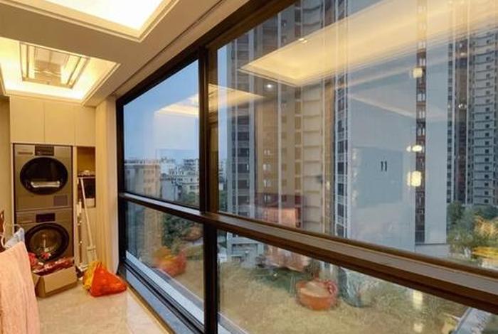 生活阳台向外延伸封窗（封阳台外沿）