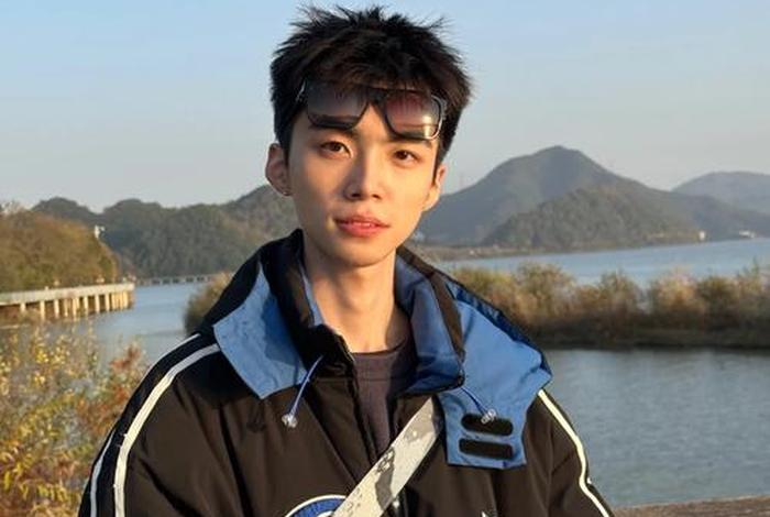 真实帅哥生活照片15岁，真实的帅哥照片