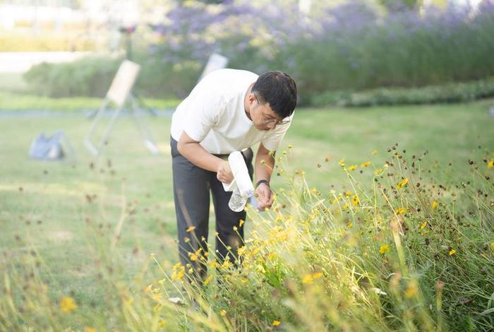 生活节俭朴素 - 生活节俭朴素的男生 生活节俭朴素 - 生活节俭朴素的男生