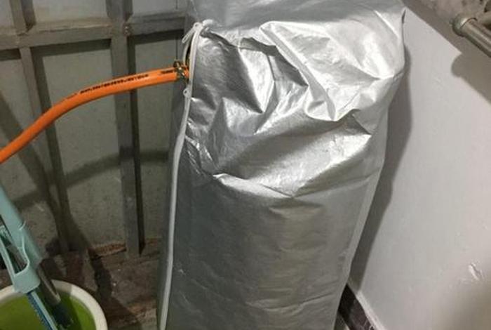 生活阳台吊顶煤气罐可以包着里面吗,煤气罐放阳台怎样保护 生活阳台吊顶煤气罐可以包着里面吗,煤气罐放阳台怎样保护