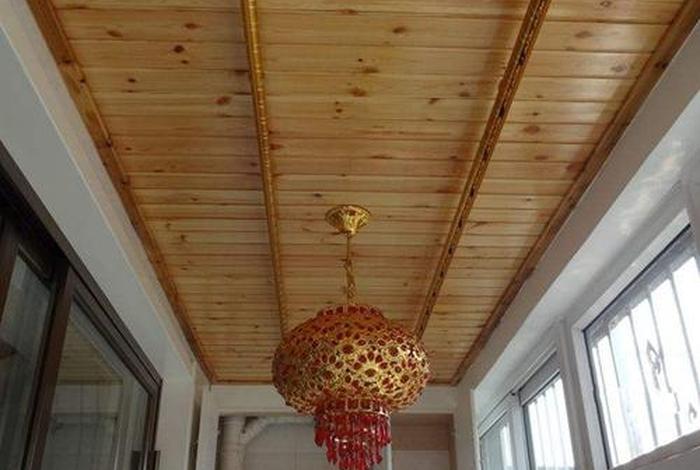 生活阳台吊顶有点黄水怎么回事、阳台吊顶颜色风水禁忌 生活阳台吊顶有点黄水怎么回事、阳台吊顶颜色风水禁忌