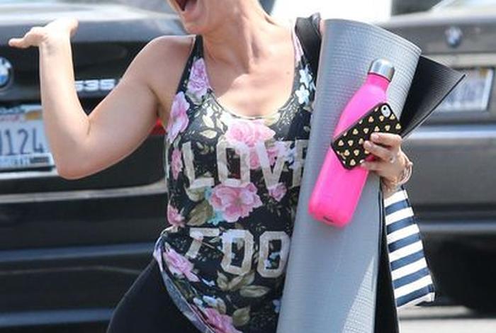 生活大爆炸 佩妮是什么身材、生活大爆炸 佩妮是什么身材的