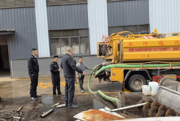 偷排生活废水;违法偷倒废水 偷排生活废水;违法偷倒废水