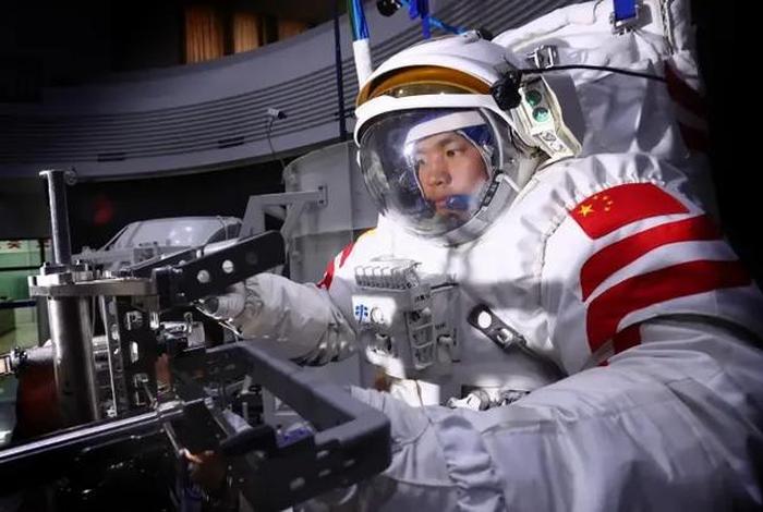 航天员太空生活视频 航天员太空生活视频全过程